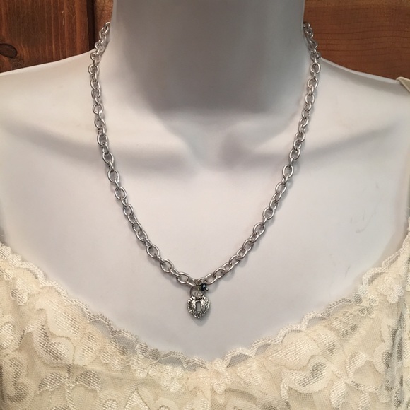 Heart pendant on silver chain w/crystals NWT - Picture 4 of 4